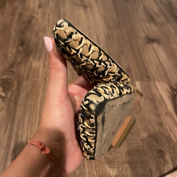 Uterque Shoes - Picture 3 of 3